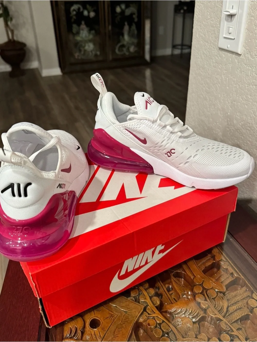 Brand new Nike Air Max 270 Women’s Shoes size 5Y youth or 6.5 womens